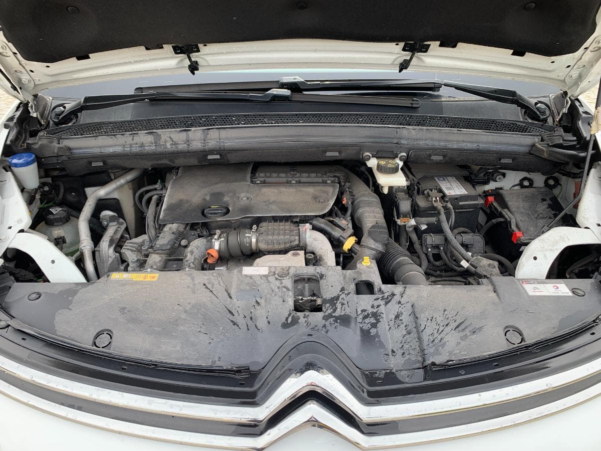 Citroën C4 Grand Picasso 1.6 BlueHDI · Ano 2016 — imagen 9