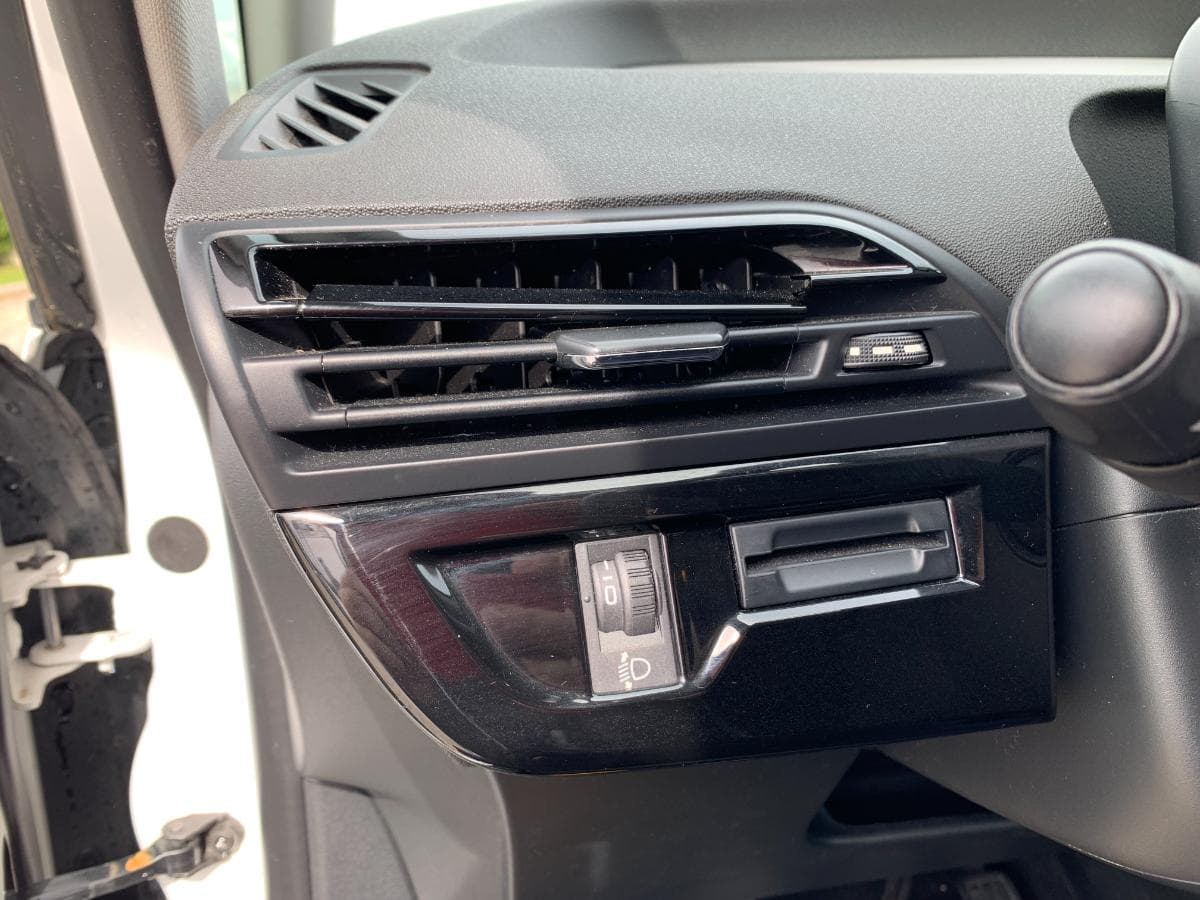 Citroën C4 Grand Picasso 1.6 BlueHDI · Ano 2016 — imagen 34