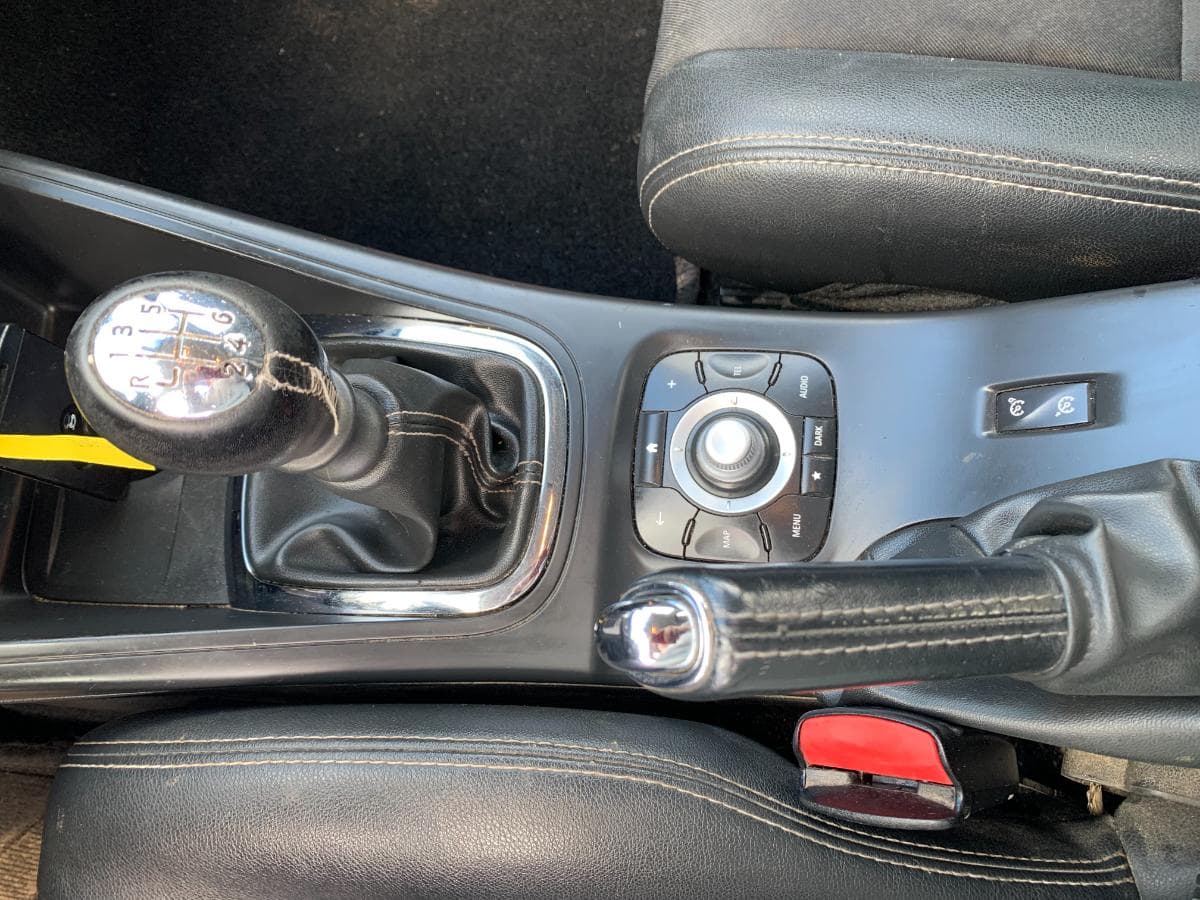 Renault Mégane 1.5 DCI · Ano 2015 — imagem 22