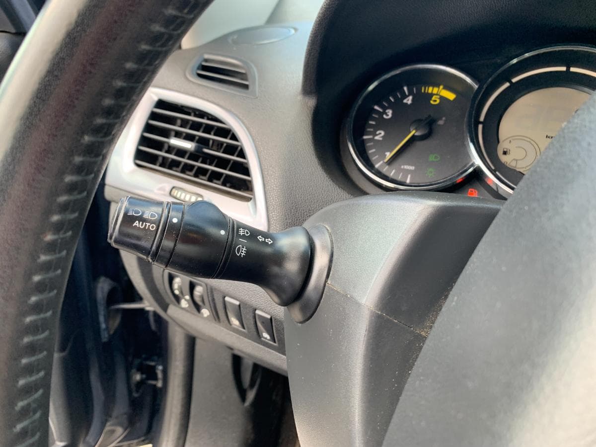 Renault Mégane 1.5 DCI · Ano 2015 — imagem 25