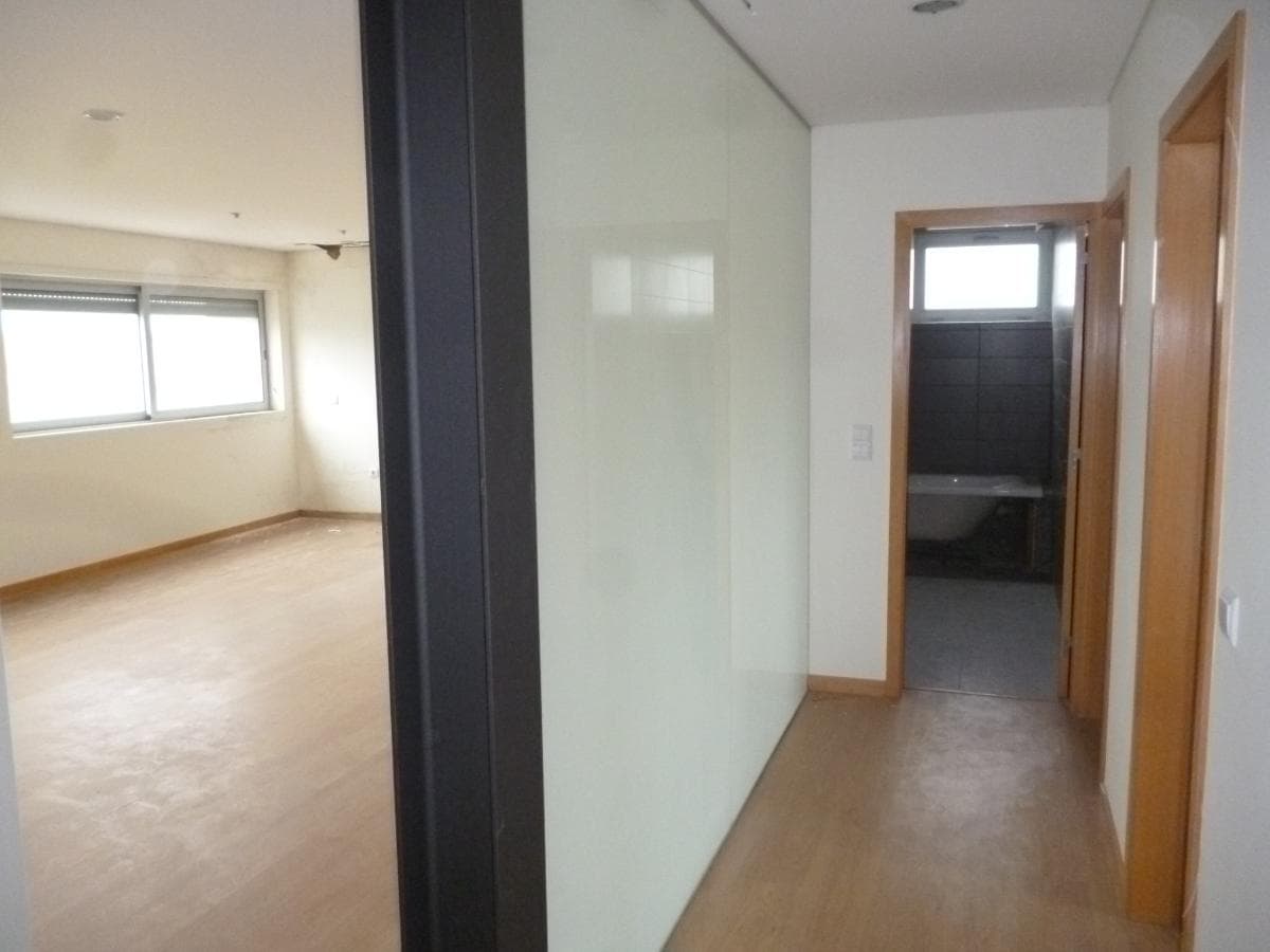 Apartamento T3 com Garagem · Vila Verde — image 7