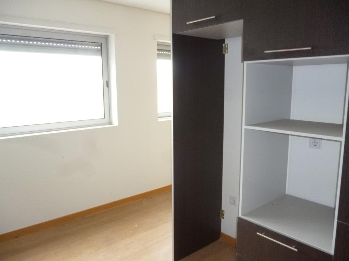 Apartamento T3 com Garagem · Vila Verde — image 4
