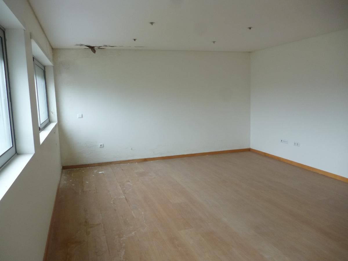 Apartamento T3 com Garagem · Vila Verde — image 5