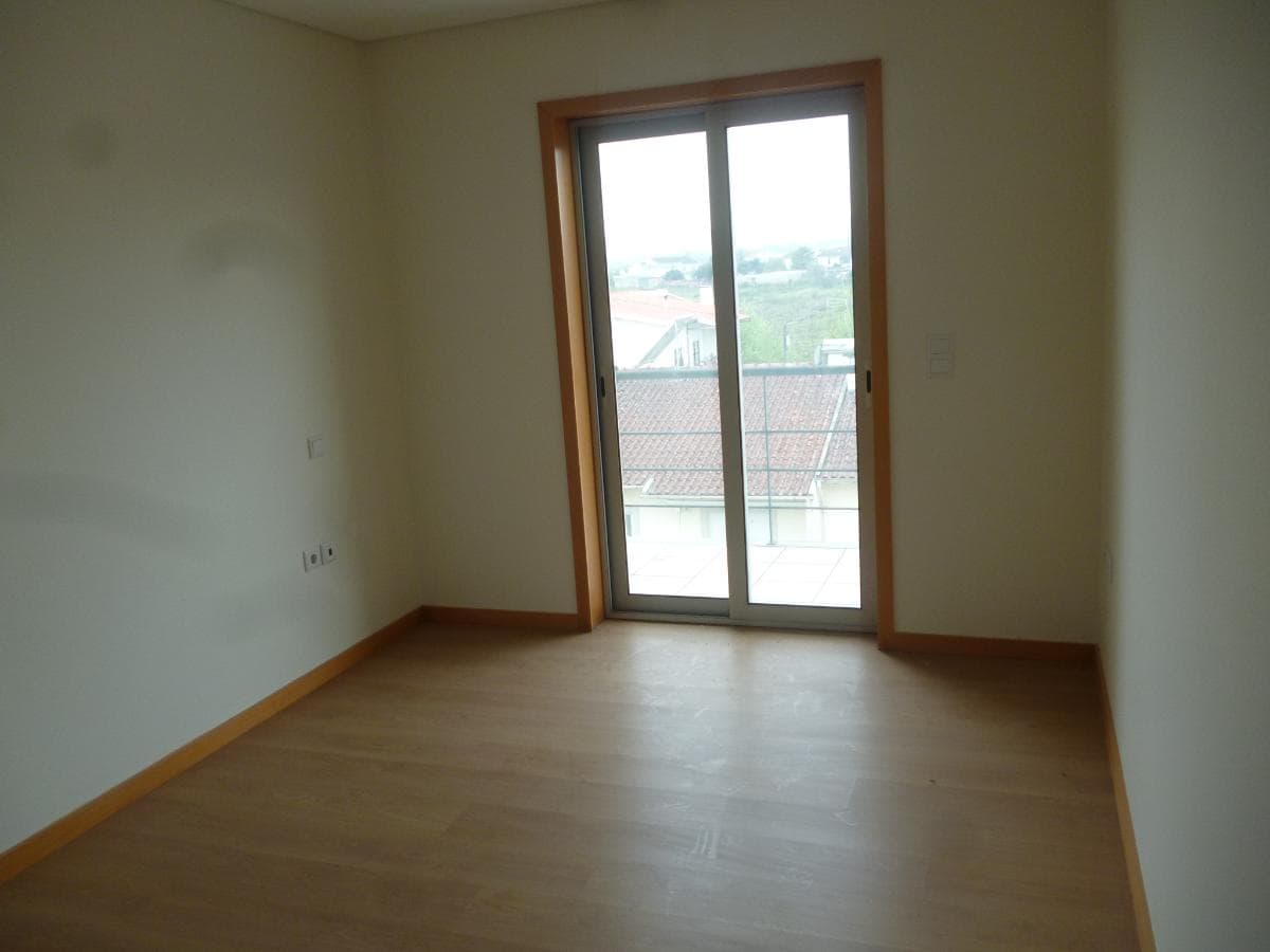 Apartamento T3 com Garagem · Vila Verde — image 12