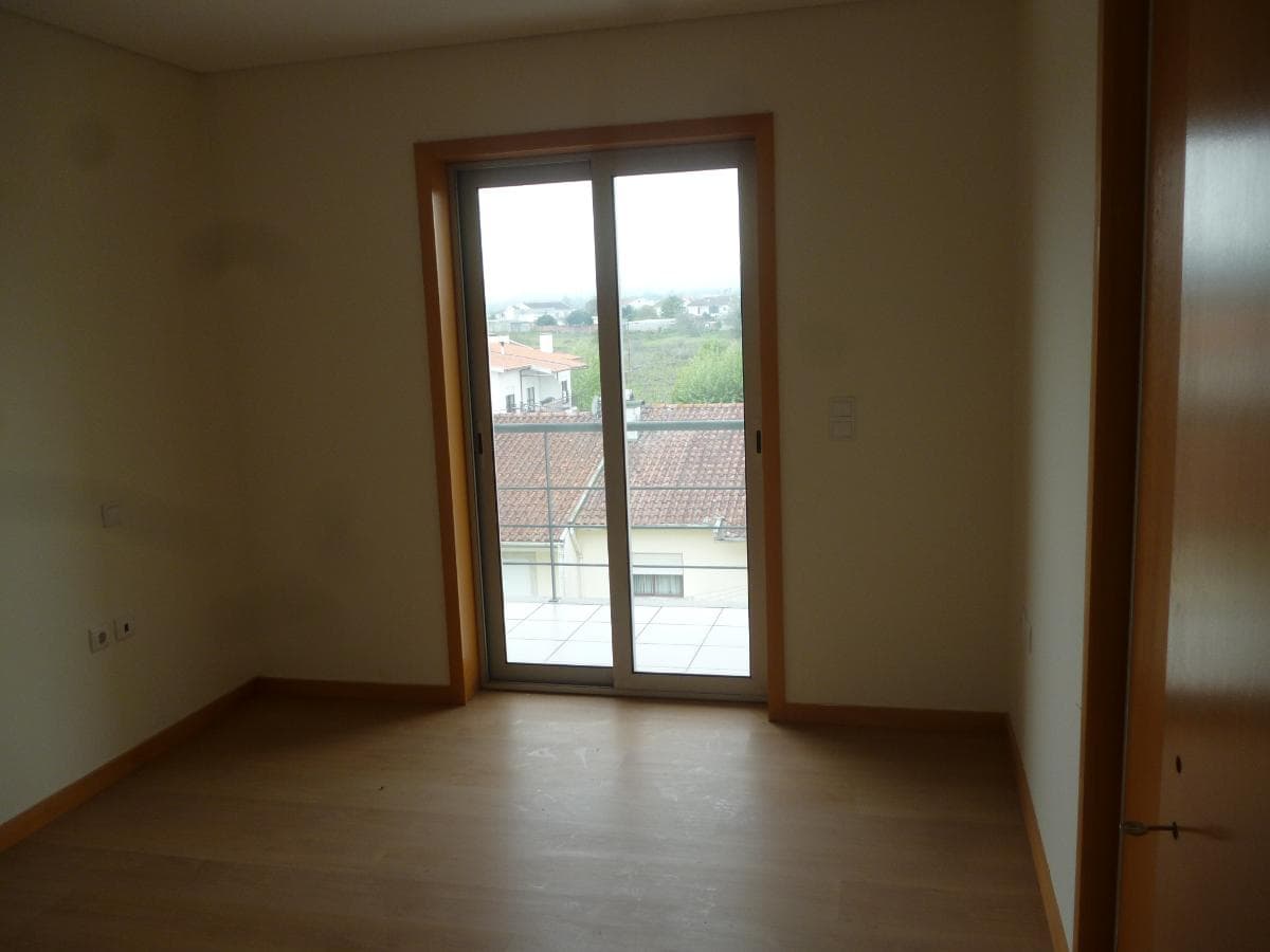 Apartamento T3 com Garagem · Vila Verde — image 15