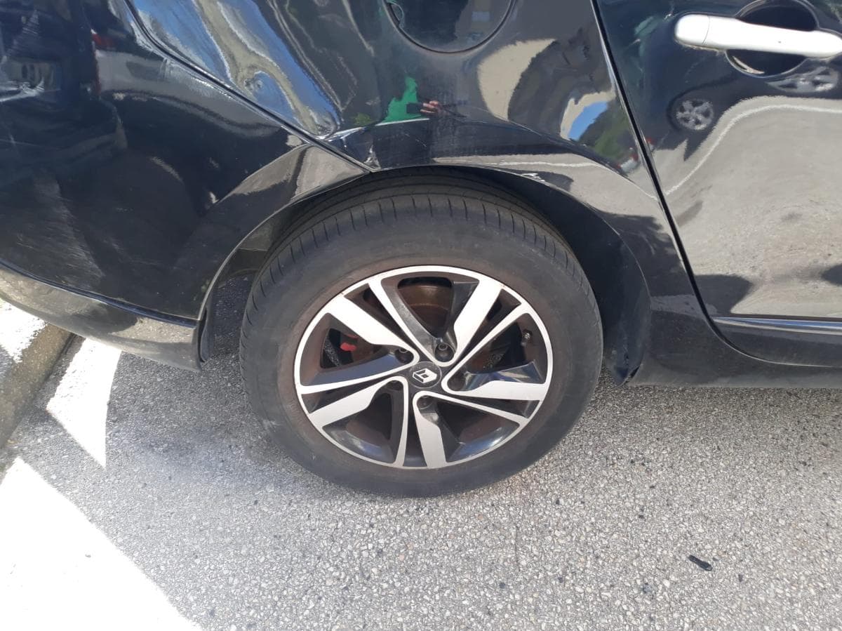 Renault Mégane 1.5 · Ano 2014 — imagem 8