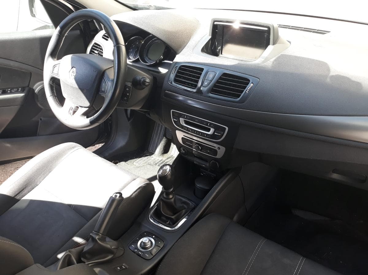 Renault Mégane 1.5 · Ano 2014 — imagem 31