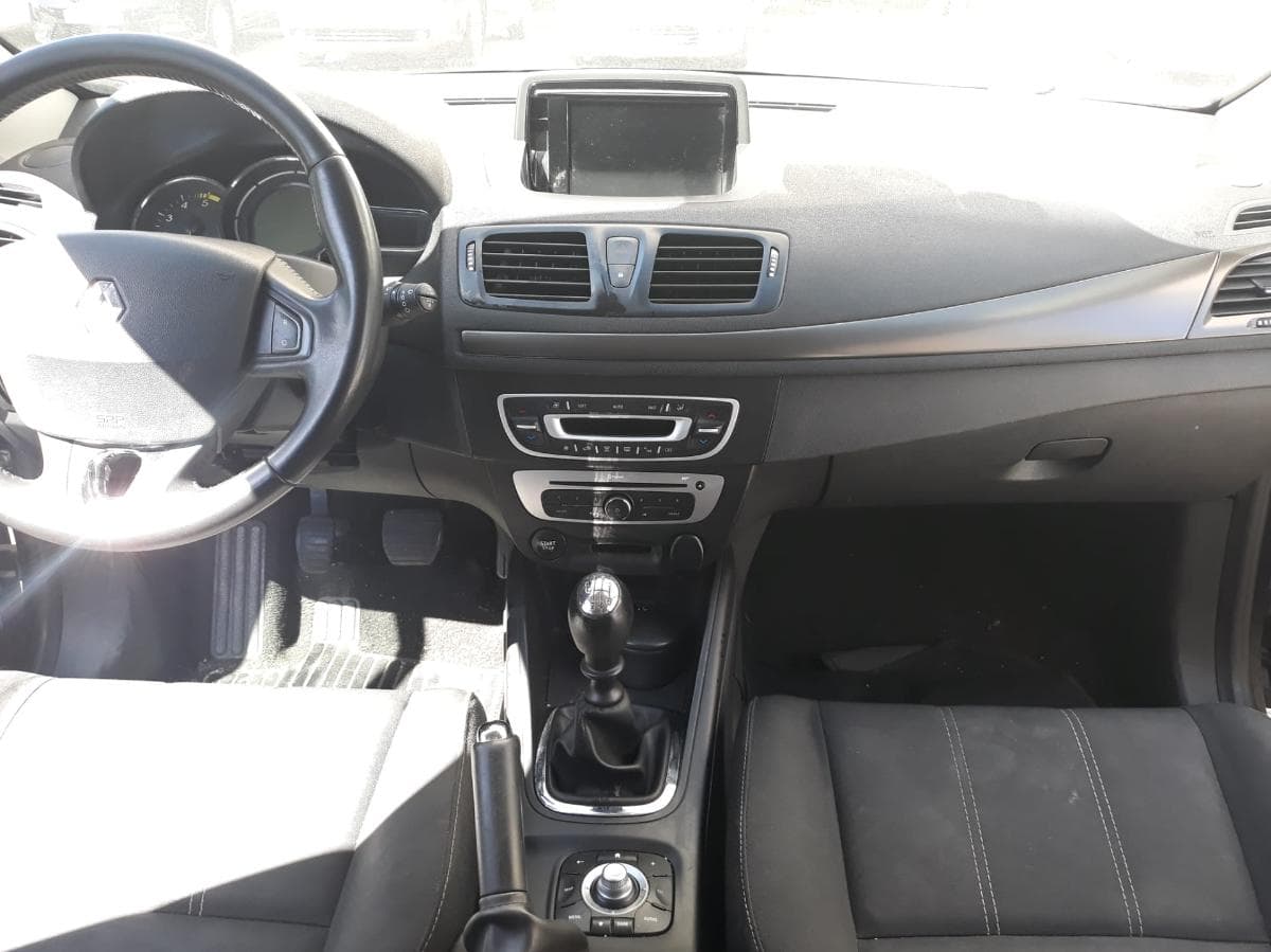 Renault Mégane 1.5 · Ano 2014 — imagem 34