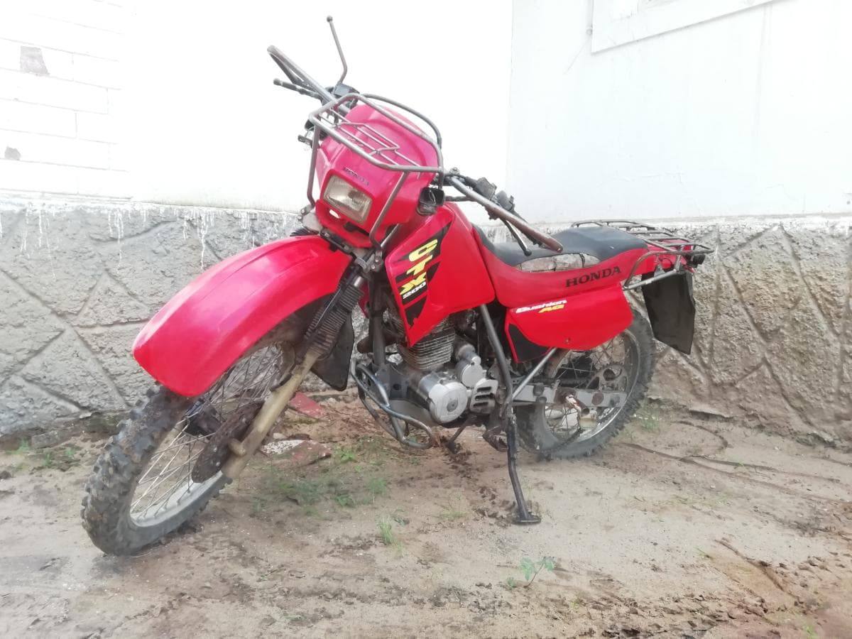 Honda CTX 200 ·