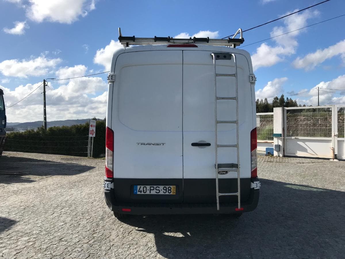 Ford Transit 2.2TDCI · Ano 2015 — imagem 5