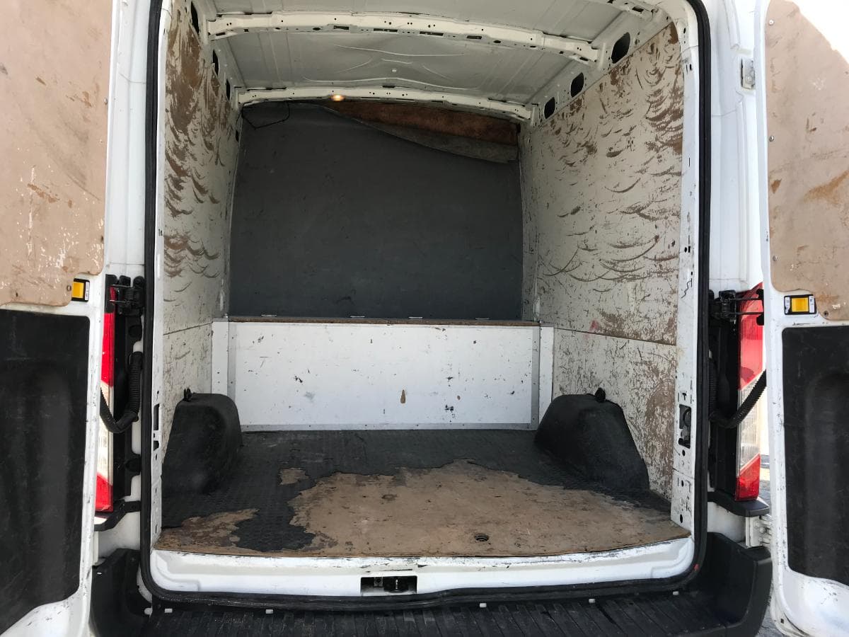 Ford Transit 2.2TDCI · Ano 2015 — imagem 8