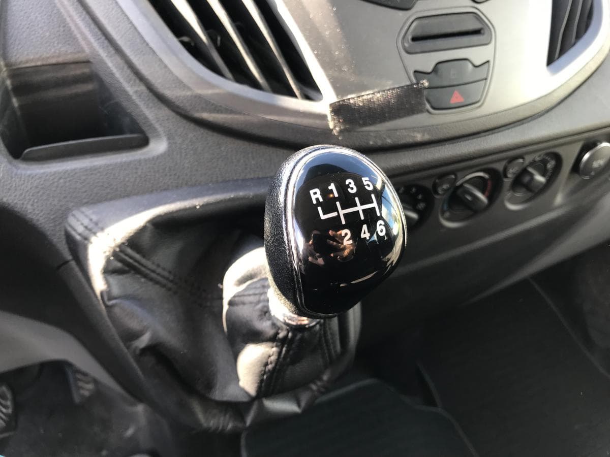 Ford Transit 2.2TDCI · Ano 2015 — imagem 23