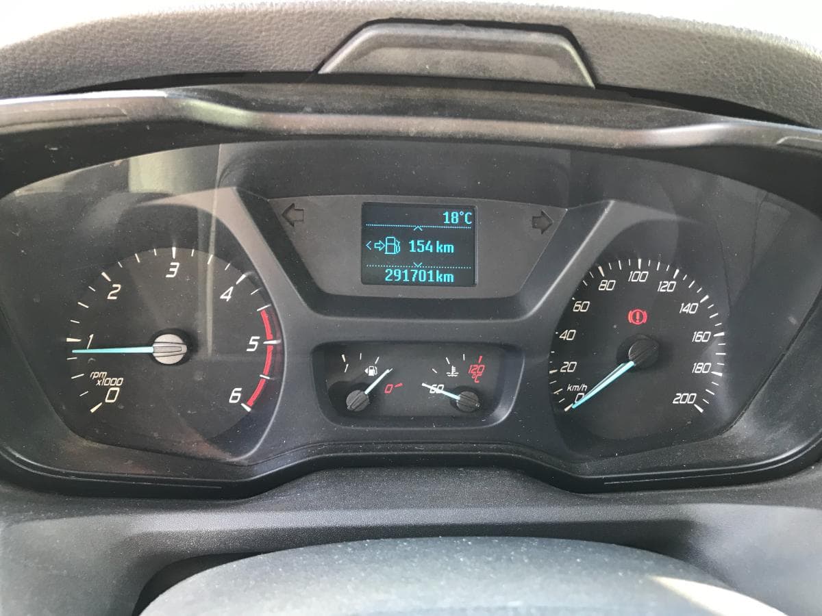 Ford Transit 2.2TDCI · Ano 2015 — imagem 25