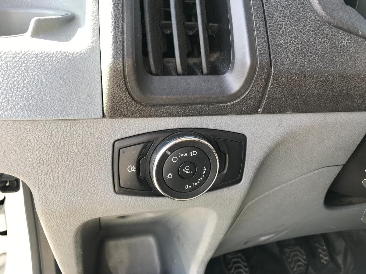 Ford Transit 2.2TDCI · Ano 2015 — imagem 26