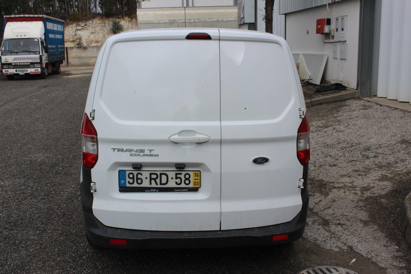 Ford Transit Courier · Ano 2016 — imagem 5