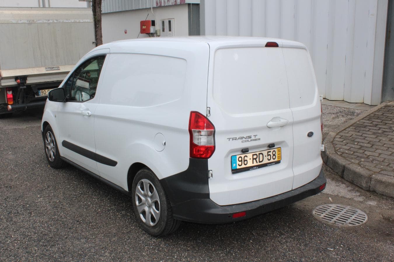 Ford Transit Courier · Ano 2016 — imagem 7