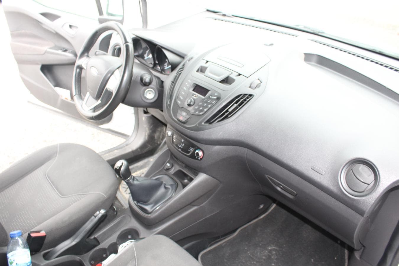 Ford Transit Courier · Ano 2016 — imagem 11