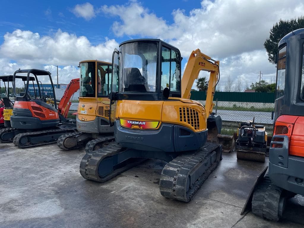 Mini Giratória Yanmar VIO 55 — imagen 2