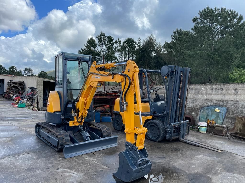 Mini Giratória Yanmar VIO 25 — imagen 2