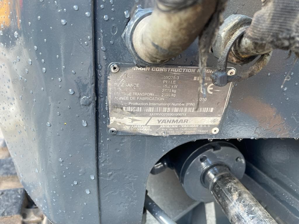 Mini Giratória Yanmar VIO 25 — imagen 6