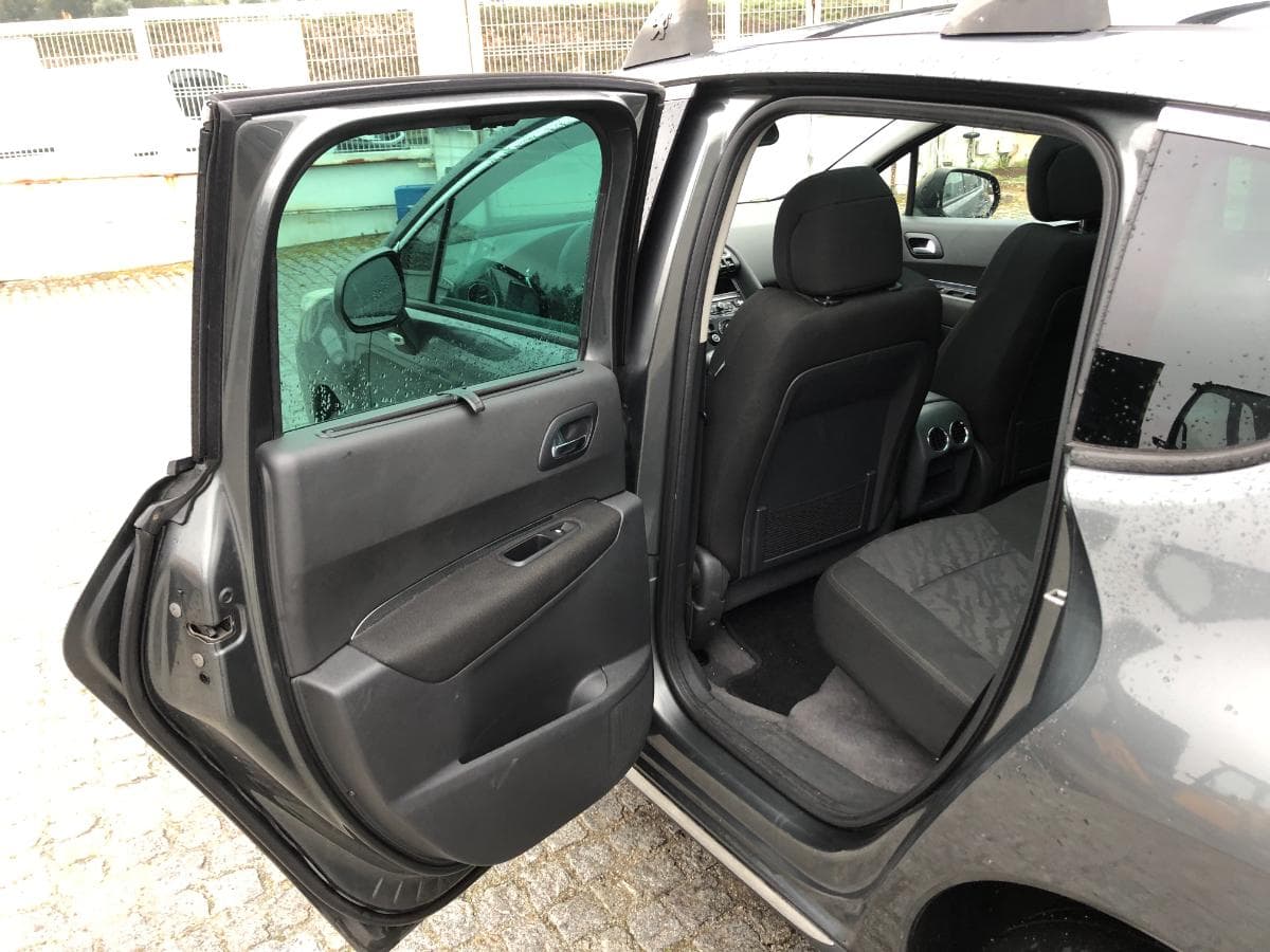Peugeot 3008 1.6 HDI · Ano 2011 — imagem 27