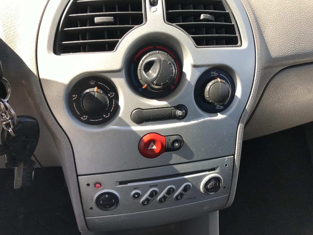 Renault Modus 1.2 · Ano 2005 — imagem 22