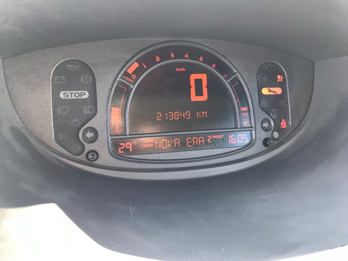 Renault Modus 1.2 · Ano 2005 — imagem 23