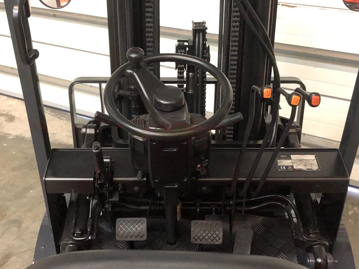 Empilhador Doosan D30G · Ano 2012 — image 6