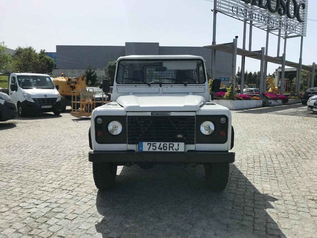 Land Rover Defender TD5 90HT · Ano 2001 — imagem 2