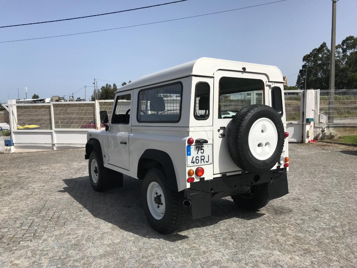 Land Rover Defender TD5 90HT · Ano 2001 — imagem 9