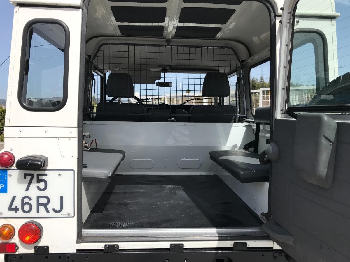 Land Rover Defender TD5 90HT · Ano 2001 — imagem 8