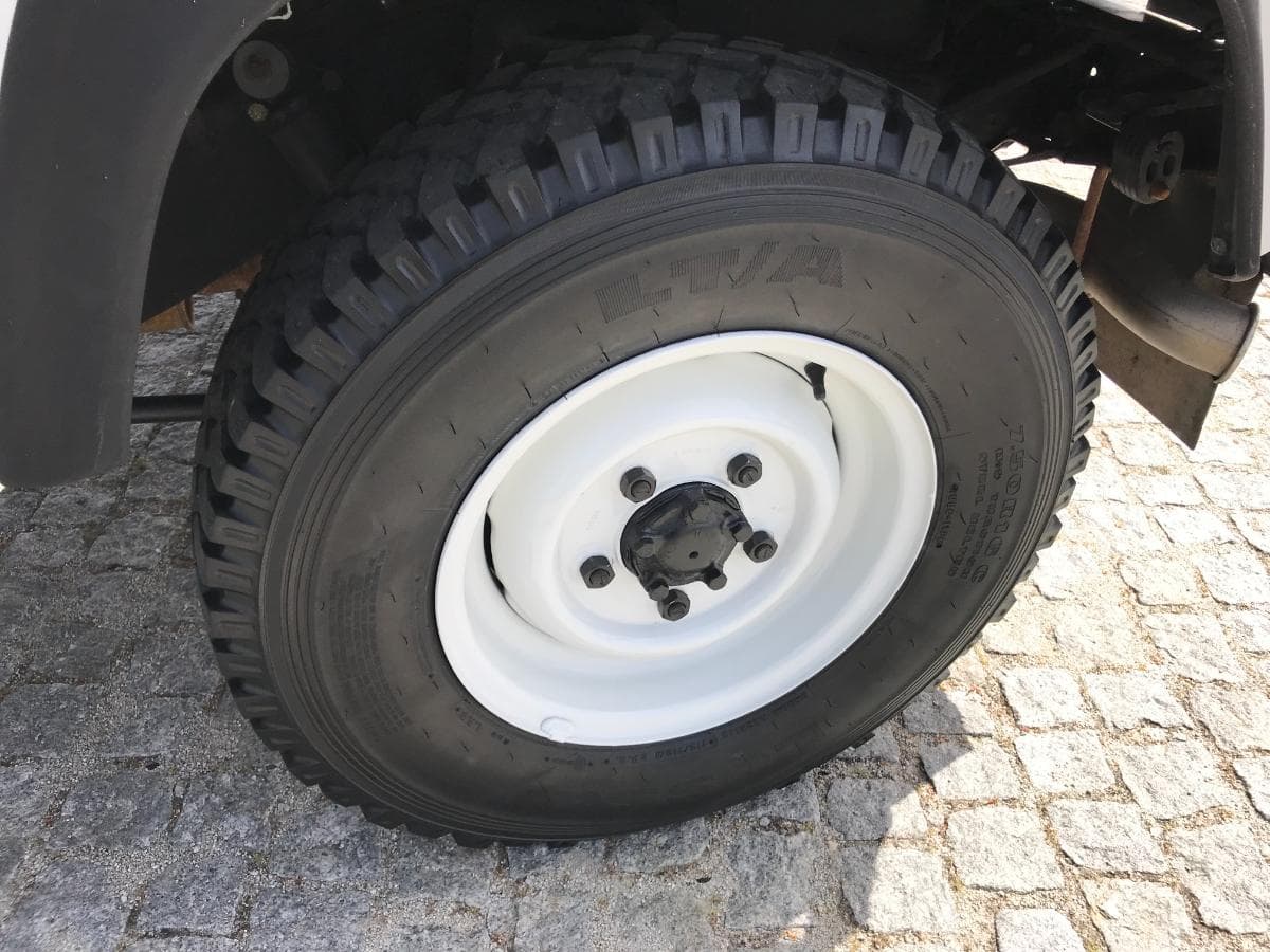 Land Rover Defender TD5 90HT · Ano 2001 — imagem 11