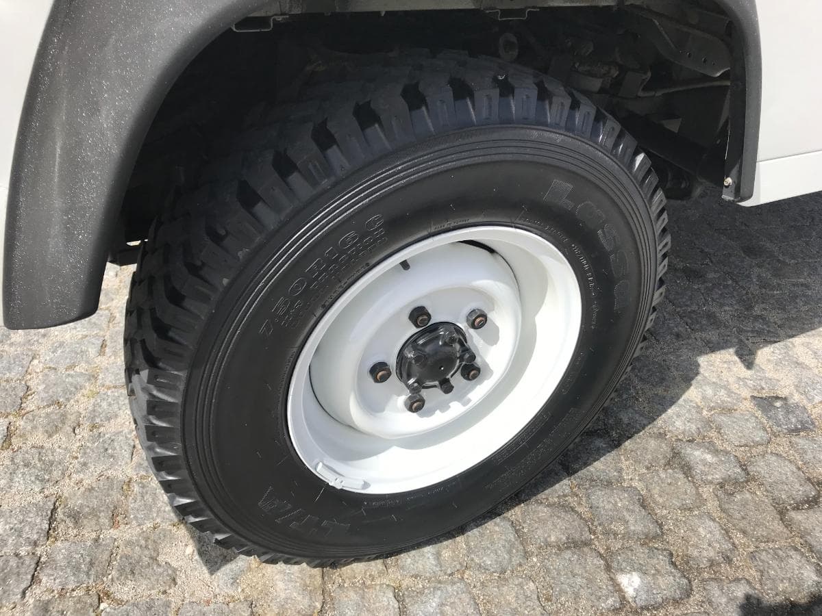 Land Rover Defender TD5 90HT · Ano 2001 — imagem 12