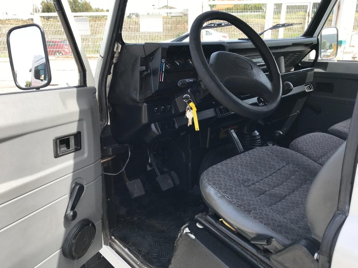 Land Rover Defender TD5 90HT · Ano 2001 — imagem 14
