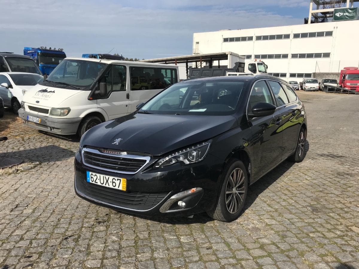 Peugeot 308 SW 1.6 Blue HDI · Ano 2015 — imagem 1