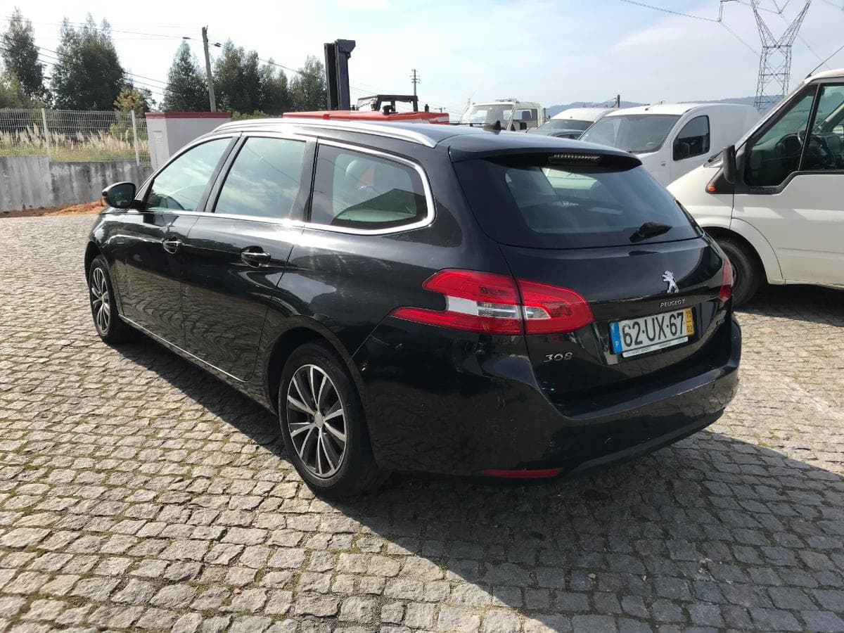 Peugeot 308 SW 1.6 Blue HDI · Ano 2015 — imagem 6