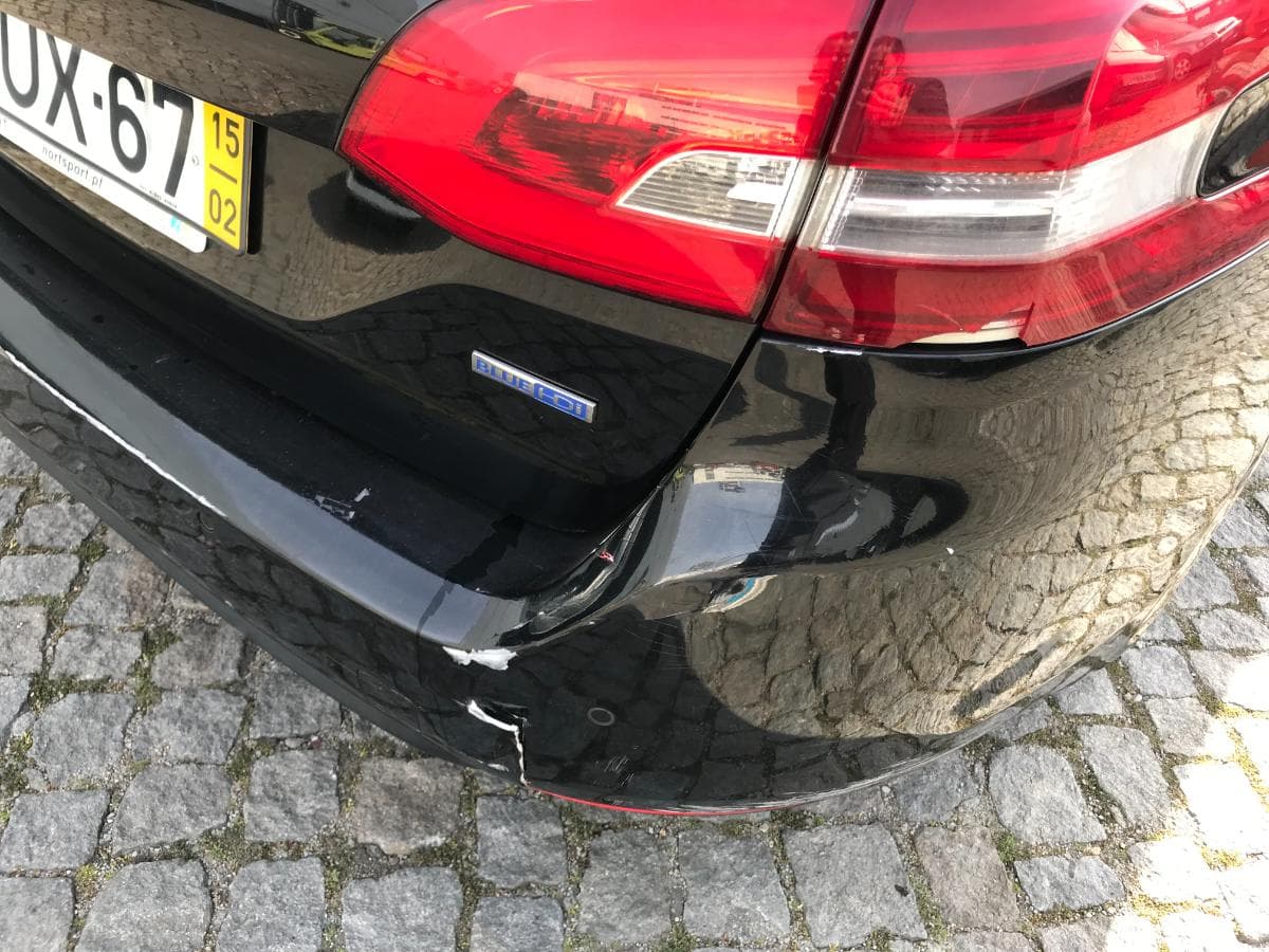 Peugeot 308 SW 1.6 Blue HDI · Ano 2015 — imagem 12