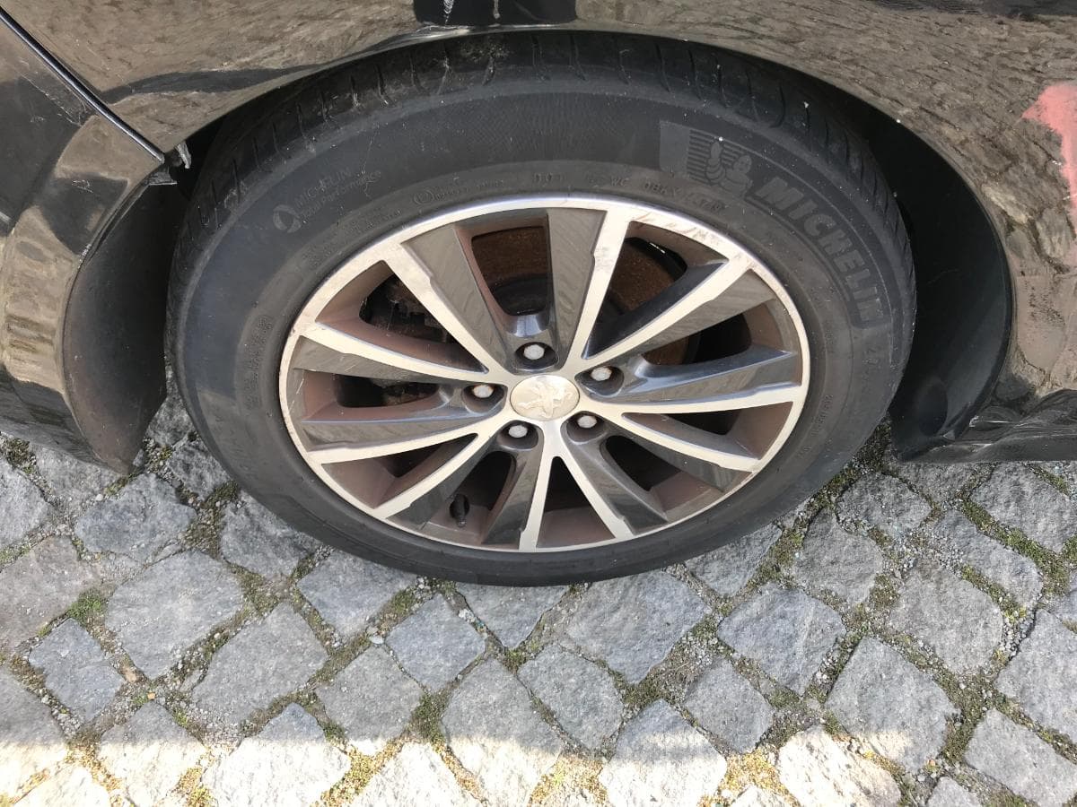 Peugeot 308 SW 1.6 Blue HDI · Ano 2015 — imagem 20