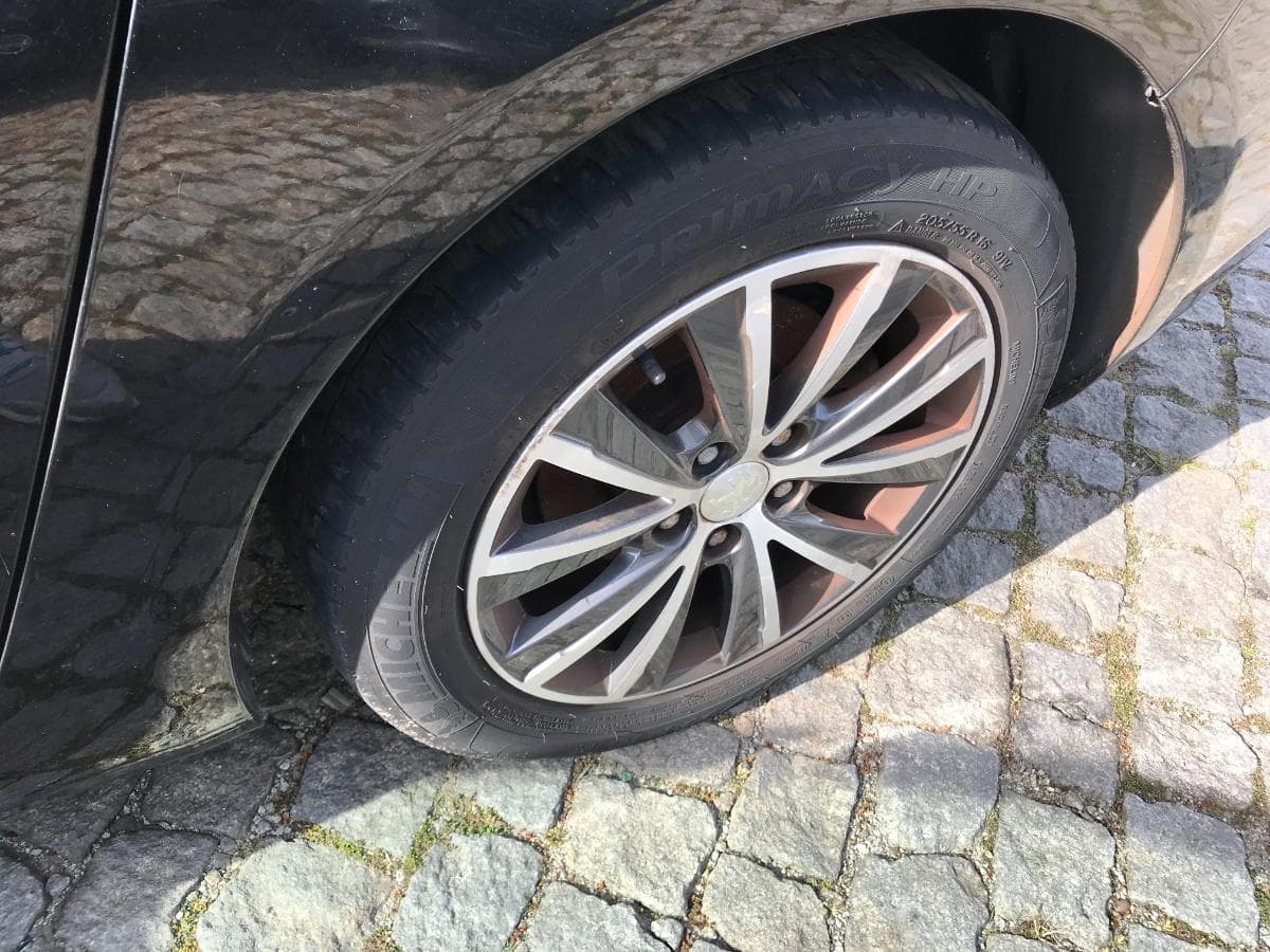 Peugeot 308 SW 1.6 Blue HDI · Ano 2015 — imagem 21