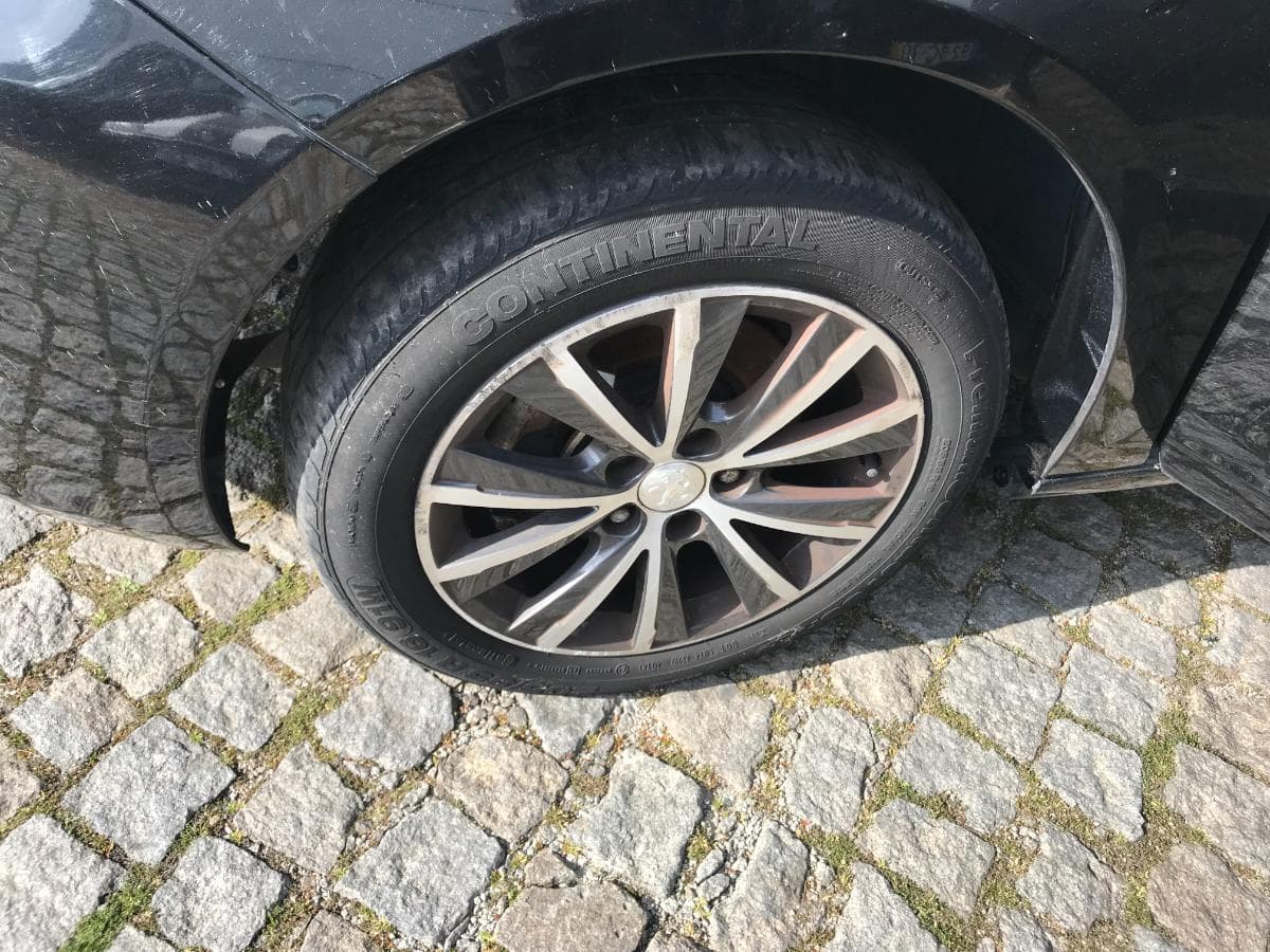Peugeot 308 SW 1.6 Blue HDI · Ano 2015 — imagem 22