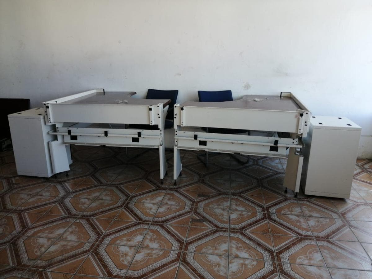 Mobiliário de escritório · — imagem 1