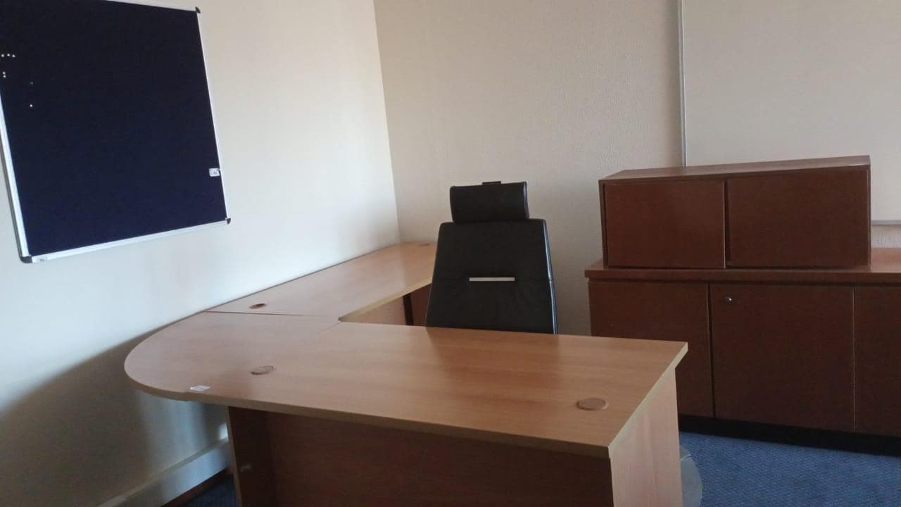 Mobiliario de oficina ·