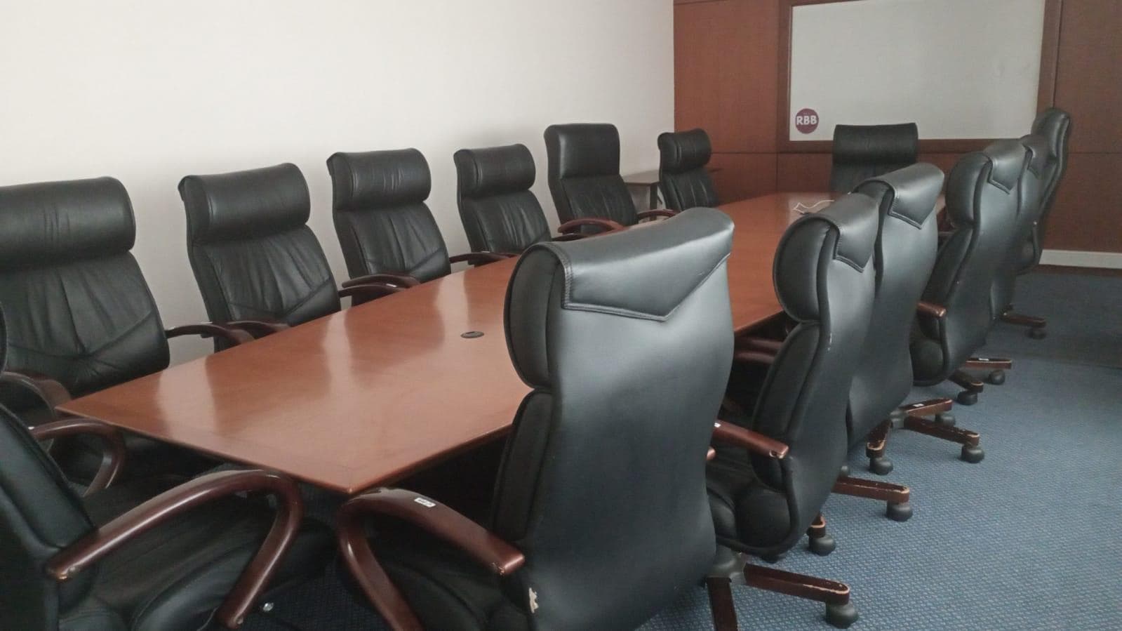 Mobiliario de oficina ·