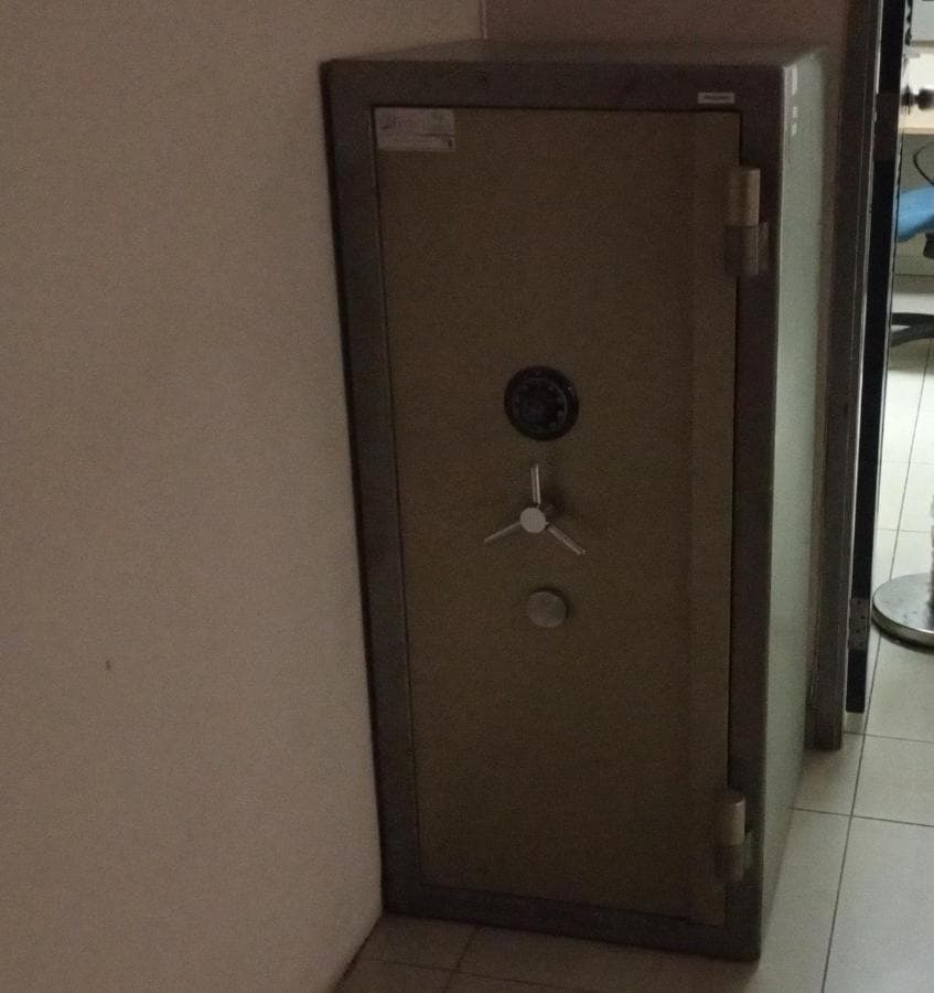 Caja fuerte ·