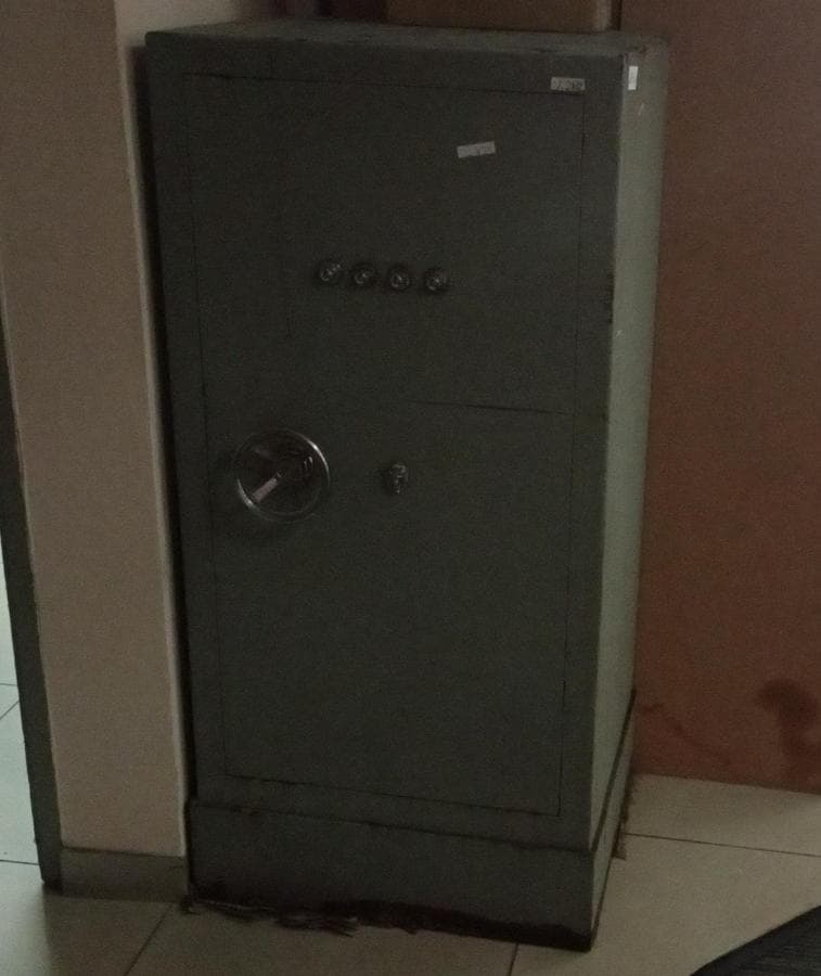 Caja fuerte ·
