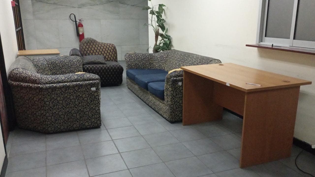 Mobiliario de oficina · — imagen 1