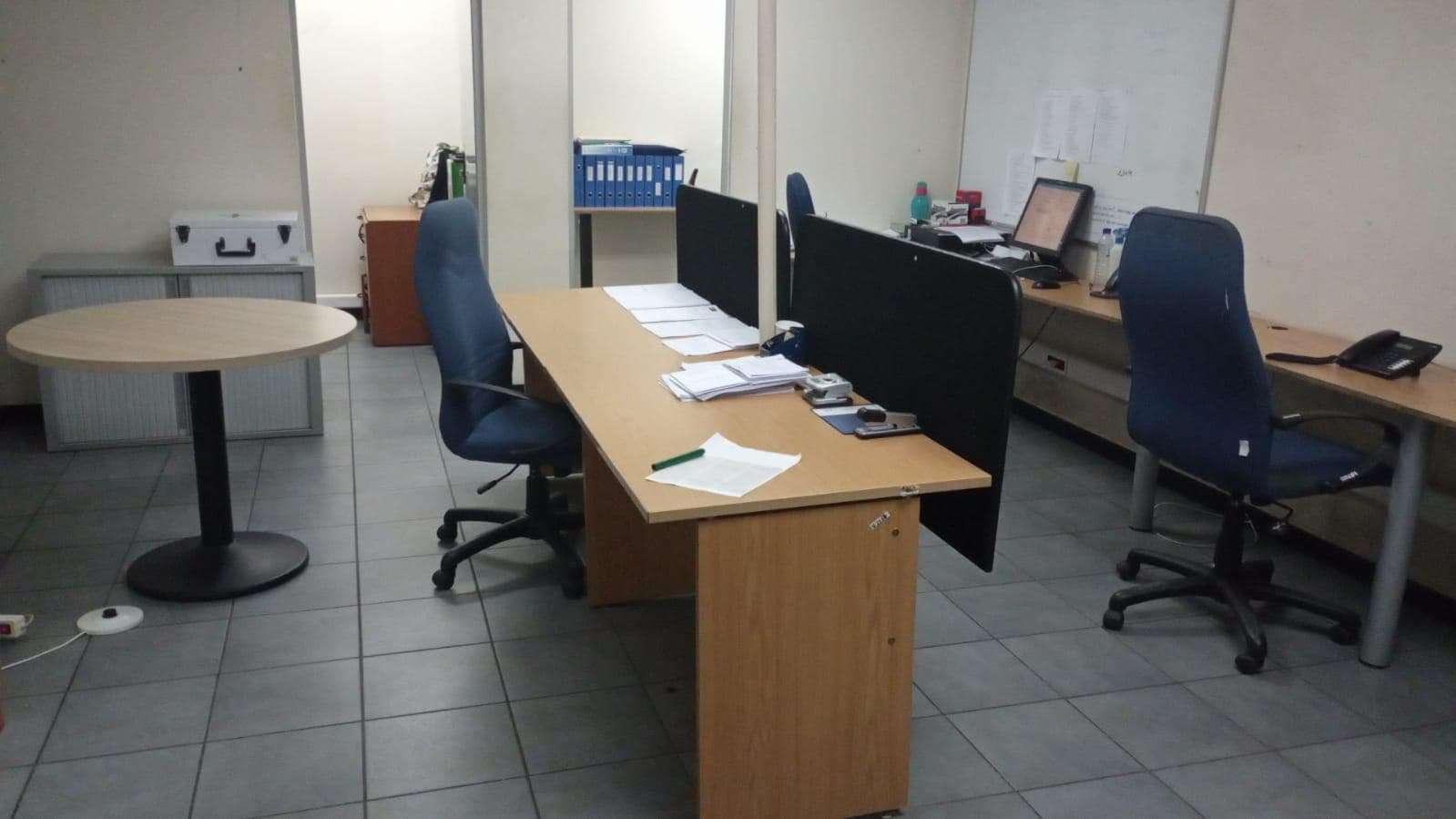 Mobiliario de oficina · — imagen 1