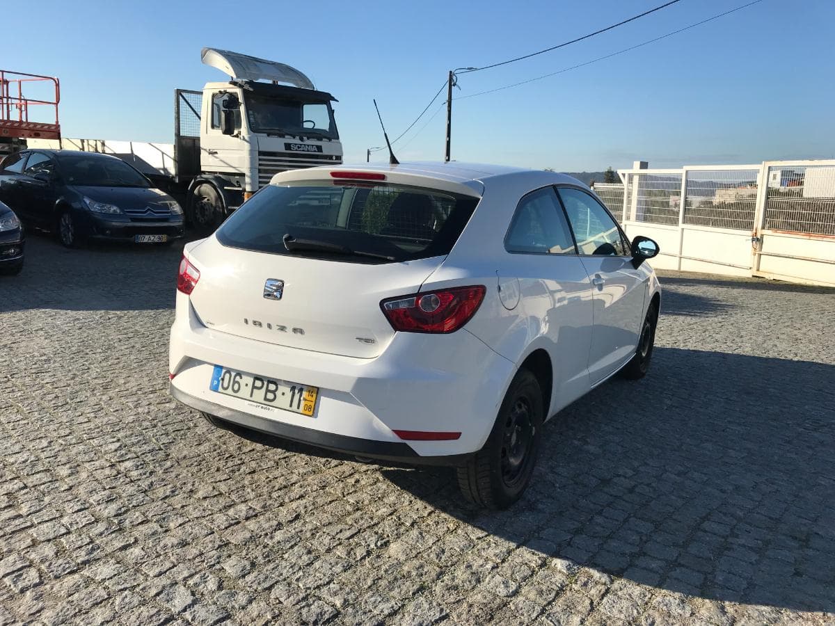 Seat Ibiza 1.2TDI · Ano 2014 — imagem 6
