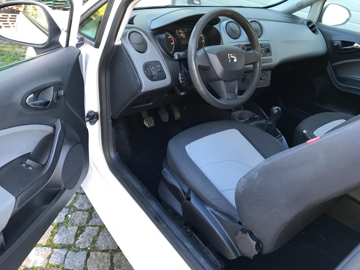 Seat Ibiza 1.2TDI · Ano 2014 — imagem 17