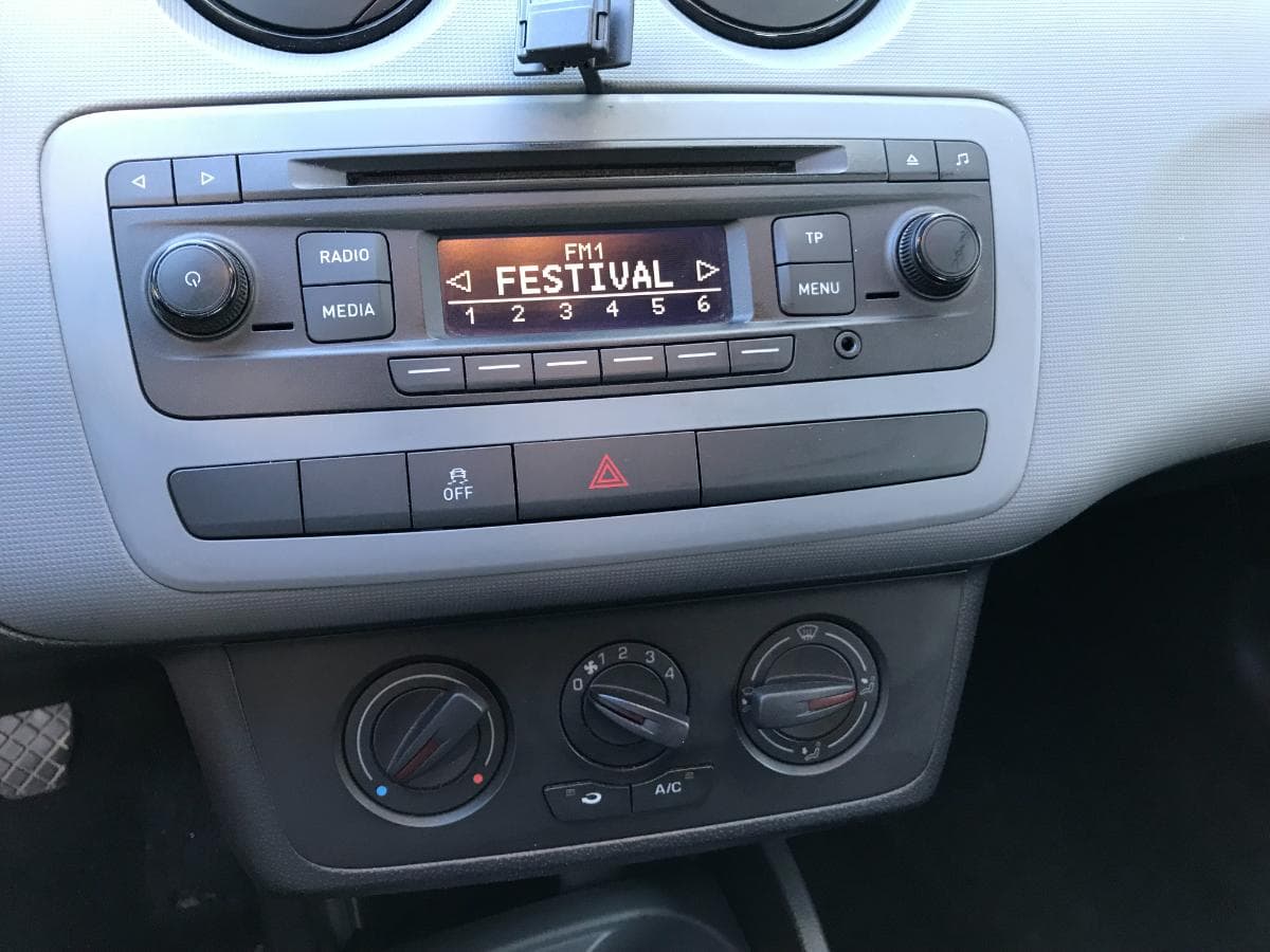 Seat Ibiza 1.2TDI · Ano 2014 — imagem 23